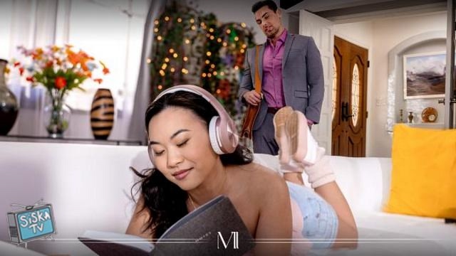 Kimmy Kimm - Sitter Swallows Her Squirt - ModernDaySins