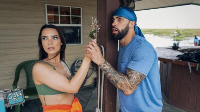 Ivy Ireland, Lucy Foxx - Swamped