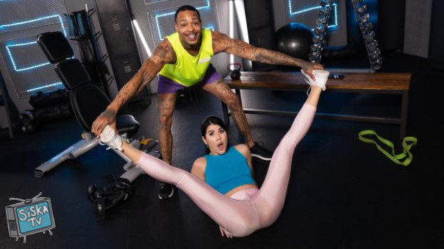 Lady Dee - Stretching Makes Me Wet