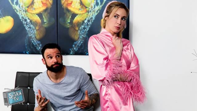 Aiden Ashley - A Nice Gesture