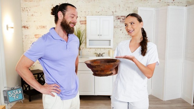 Izzy Lush - A Nuru Market