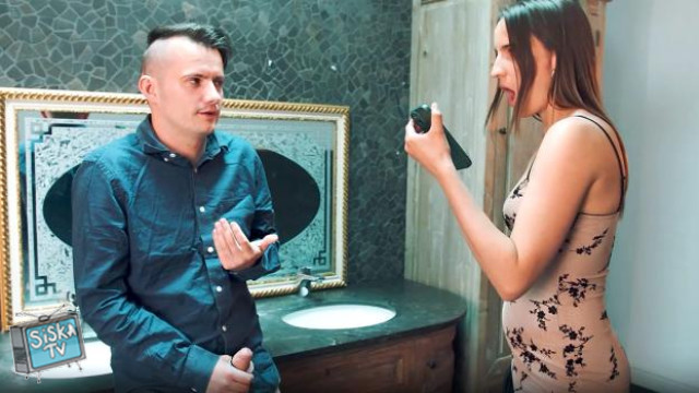 Gigi Max - Gigi Max hoort een geil geluidje