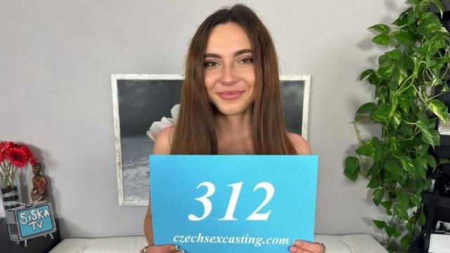 Sakura Hell - Sexy Czech babe wants to be a hot model because of money E312