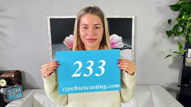 Lucky Bee - Blonde without limit shows her skills E233