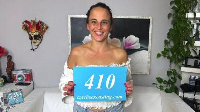 Reina Ross - She wanted to take a picture, but she got a hard cock E410