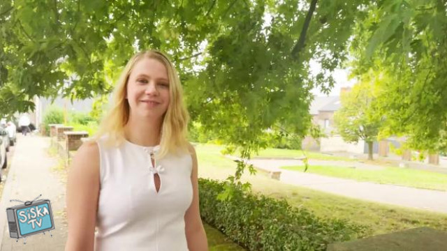 Lola - Lola, 28, fucked by two guys for her comeback!