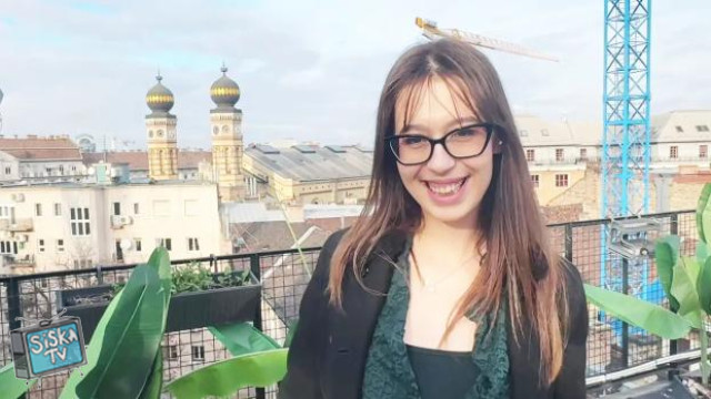 Mia Devil - Mia Devil counts by twos!