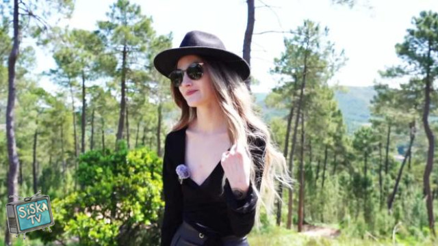 Katya - 33 years old, saleswoman in Paris!