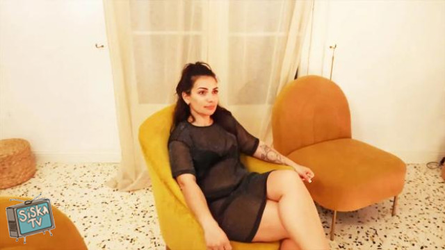 Alice - Alice plays with her desires...