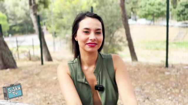 Lia - 28, always loves to be on the move!