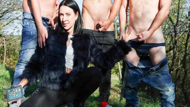 Linda Caprice - Naked voyeurs