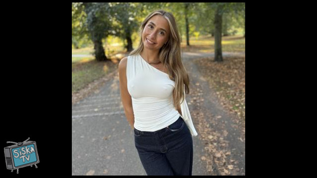 Lily Phillips - Lily Lights Up London