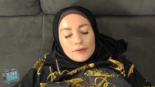 Lauren Black - Lazy babe in hijab gets hardcore penetration E223