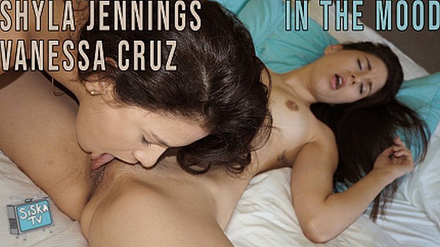 Shyla Jennings, Vanessa Cruz - In The Mood