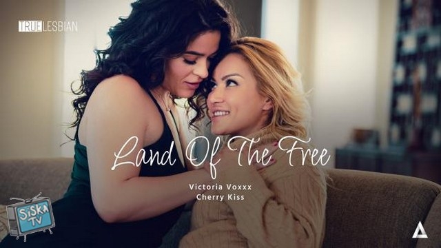 Victoria Voxxx, Cherry Kiss - Land Of The Free - TrueLesbian