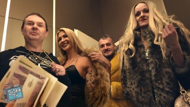 Aurora - Slut For All The Money E143