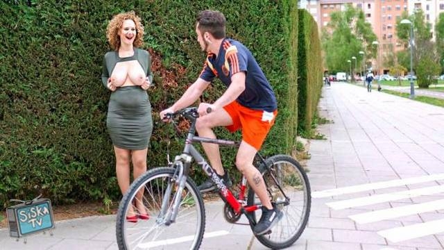 Busty Merce - Cuidame