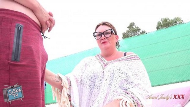 JoJo - JoJo Catches the Handyman Watching Porn and Ends Up Getting Fucked Hard