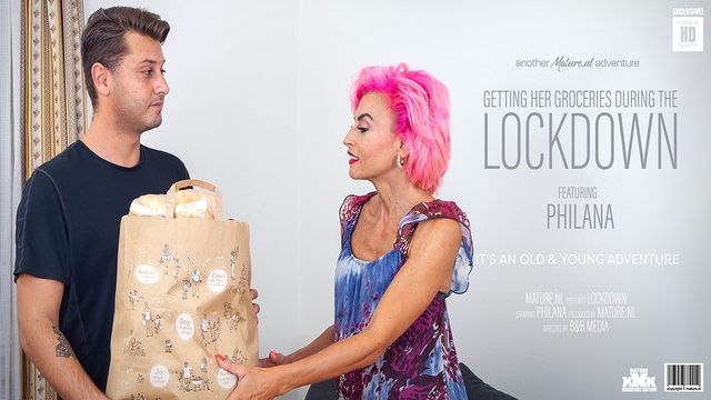 Philana - Milf Philana gets her groceries from a horny toyboy