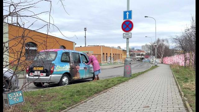 Charlie Forde - I want to show you how friendly I am E51