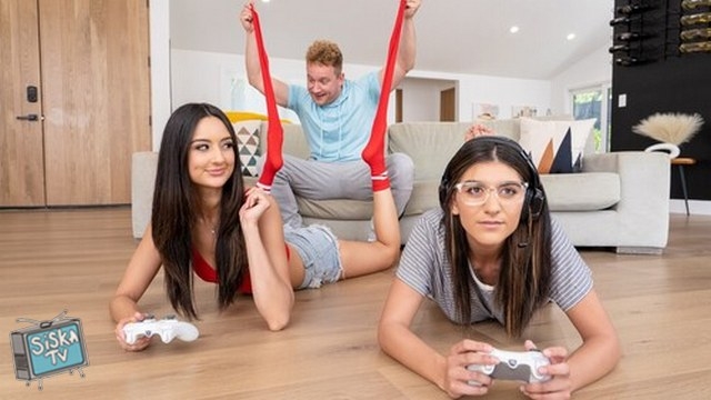 Eliza Ibarra - Fucking Gamer Roomie