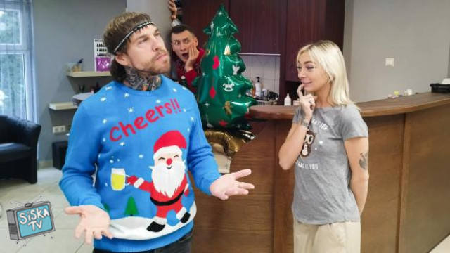 Chloe Temple - Boyfriend Catches Chloe Temple Cheating On Christmas